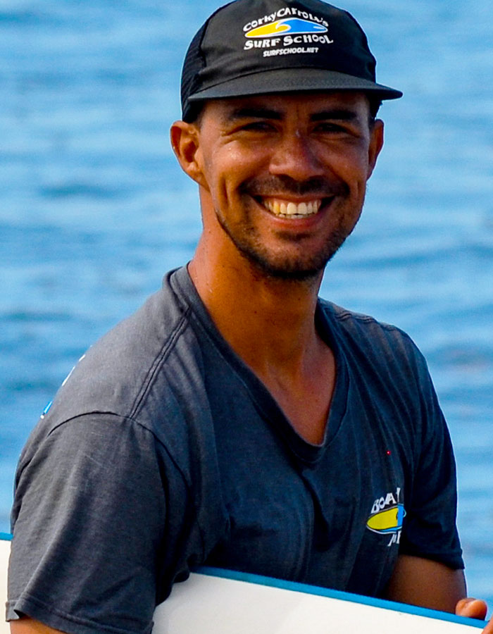 Oscar Vargas surf instructor